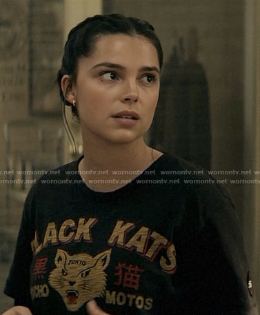 Sarah’s black kats graphic tee on Superman and Lois