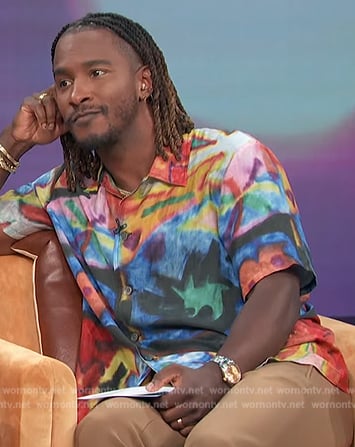 Scott’s abstract print shirt on Access Hollywood