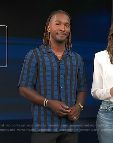 Scott’s blue checked shirt on Access Hollywood