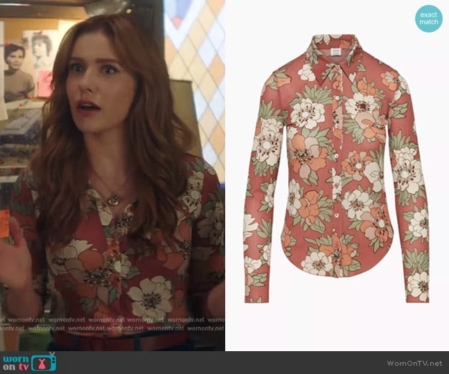 Wilfred Pose Hip Longsleeve worn by Nancy Drew (Kennedy McMann) on Nancy Drew