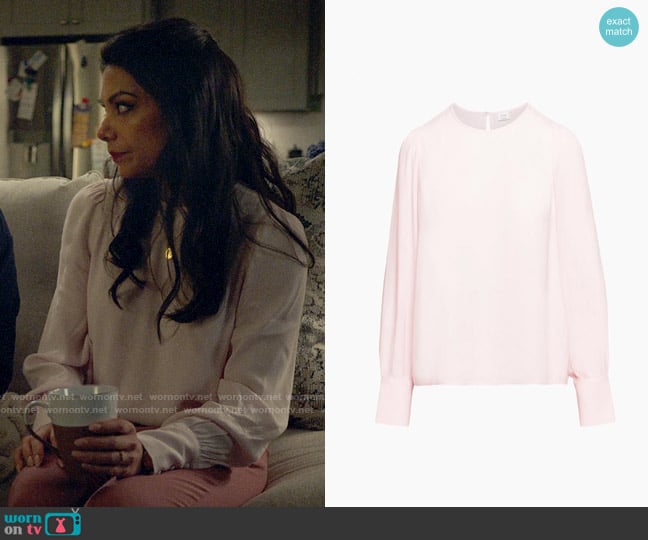 Wilfred Clarissa Blouse in Talc Pink worn by Helen Tasker (Ginger Gonzaga) on True Lies