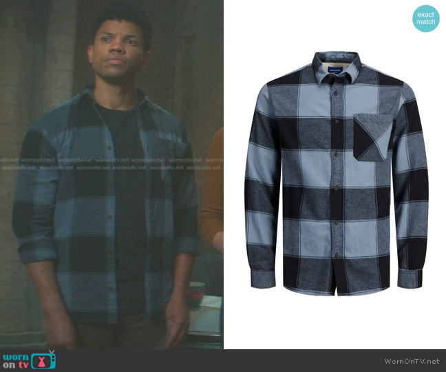 Jack & Jones Comfort Fit Shirt Collar Shirt worn by Ned (Tunji Kasim) on Nancy Drew