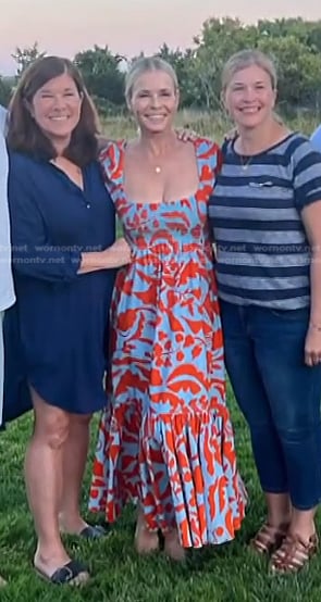 Chelsea Handler’s blue and orange print dress on E! News