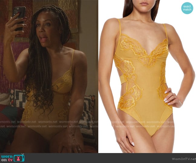 LA Perla Ambra cutout corded lace and stretch-tulle bodysuit worn by Dr. Nya Wallace (Karen Pittman) on And Just Like That