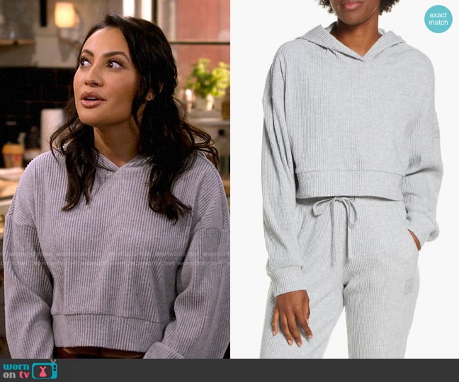 Alo Muse Ribbed Crop Hoodie in Athletic Heather Grey worn by Valentina (Francia Raisa) on How I Met Your Father