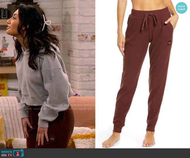 Alo Muse Ribbed Sweatpants in Cherry Cola worn by Valentina (Francia Raisa) on How I Met Your Father