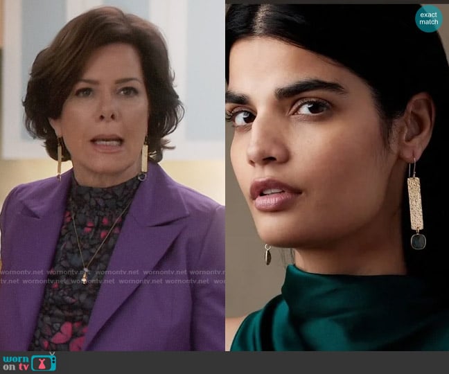 Aureus + Argent Column Earrings worn by Margaret Wright (Marcia Gay Harden) on So Help Me Todd