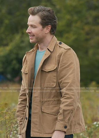 Ben’s beige utility jacket on Manifest