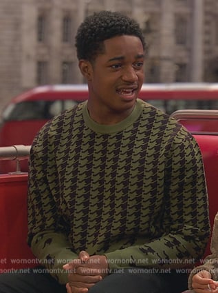 Booker’s green houndstooth print sweater on Ravens Home