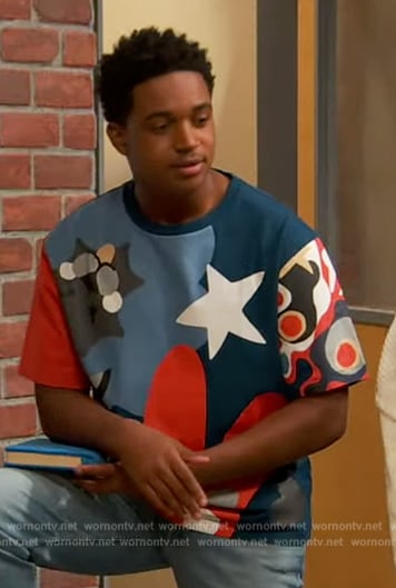 Booker’s blue printed tee on Ravens Home