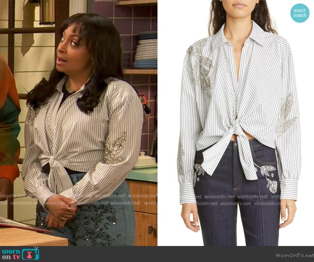 Cinq a Sept Marianna Crystal Floral Tie Front Button-Up Shirt worn by Raven Baxter (Raven-Symoné) on Ravens Home