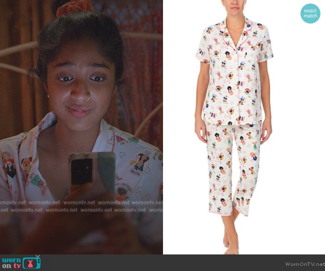 Cuddl Duds Printed Short Sleeve Notch-Collar Capri Pajama Set worn by Devi Vishwakumar (Maitreyi Ramakrishnan) on Never Have I Ever