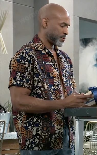 Curtis’s printed button down shirt on General Hospital