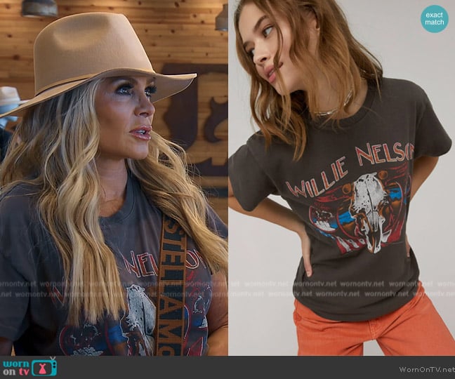Day Dreamer LA Willie Nelson and Family Tour Tee worn by Tamra Judge on The Real Housewives of Orange County