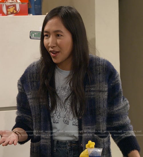 Ellen’s blue plaid cardigan on How I Met Your Father