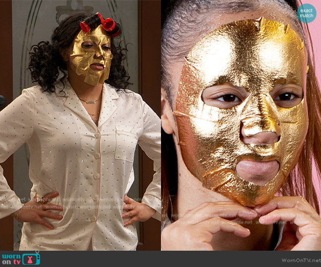 Facetory Gold Foil Facial Mask worn by Raven Baxter (Raven-Symoné) on Ravens Home