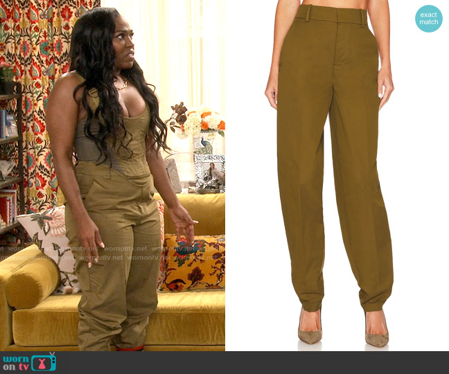 L'Academie Rey Pant worn by Harper (Laci Mosley) on iCarly