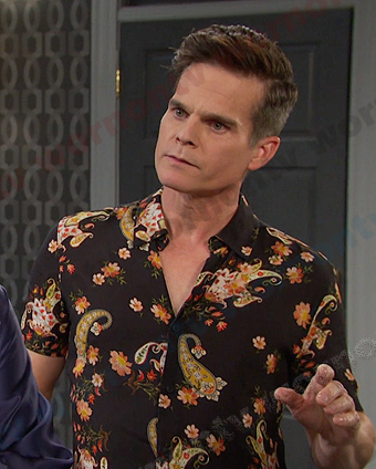 Leo’s black paisley print shirt on Days of our Lives