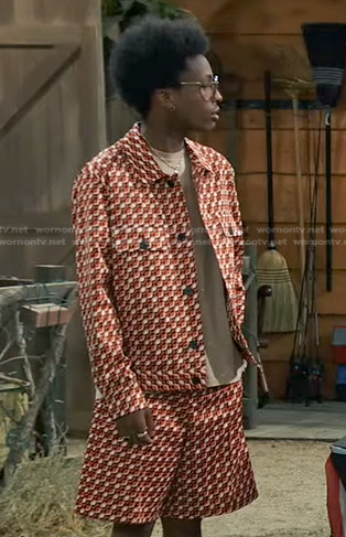Noah’s brown geometric jacket and shorts on Bunkd