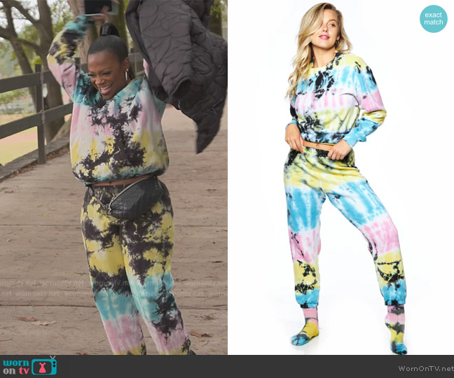 Singer22 Riley Vintage Cotton Candy Crew Sweatshirt worn by Kandi Burruss on The Real Housewives of Atlanta