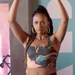 Sondi’s marbled print leggings and sports bra set on Run the World