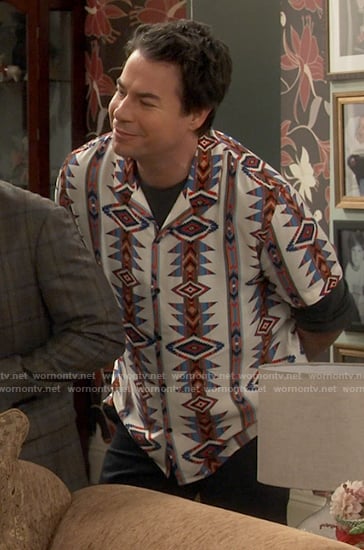 Spencer’s white geometric print shirt on iCarly