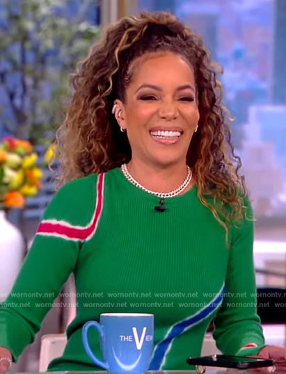 Sunny’s green ribbed printed dress on The View
