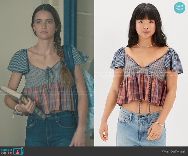 American Eagle V-Neck Babydoll Blouse worn by Cece (Harlan Drum) on Sweet Magnolias