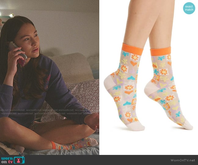BP Sheer Pattern Anklet Socks worn by Belly Conklin (Lola Tung) on The Summer I Turned Pretty
