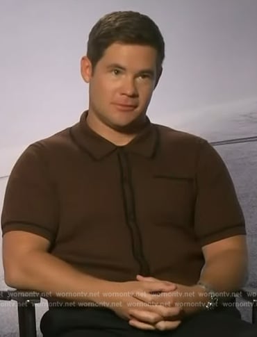 Adam Devine’s brown ribbed polo on Access Hollywood