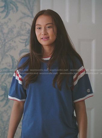 Belly’s blue striped tirm tee on The Summer I Turned Pretty