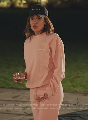 Brynn’s pink sweatshirt and pants on The Real Housewives of New York City