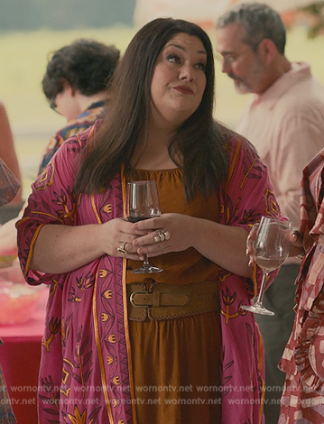 Dana’s pink floral kimono on Sweet Magnolias