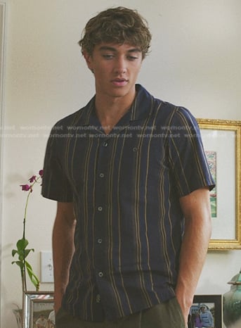 Jeremiah’s navy striped camp shirt on The Summer I Turned Pretty