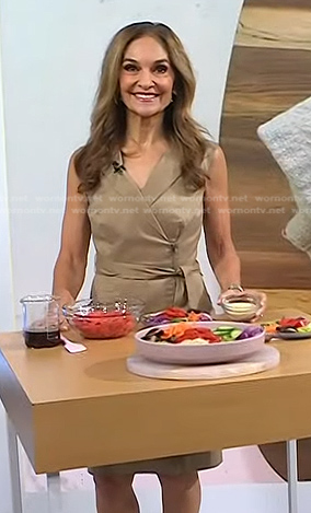 Joy Bauer’s tan beige zip wrap dress on Today