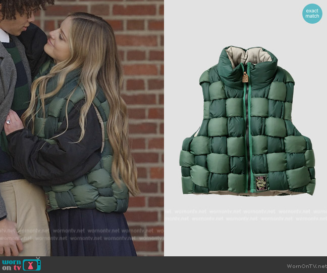Kapital Nylon Keel Vest worn by (Lucie McKenzie) on And Just Like That