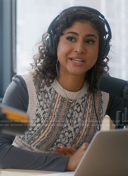 Leah’s patterned stripe sweater vest on So Help Me Todd