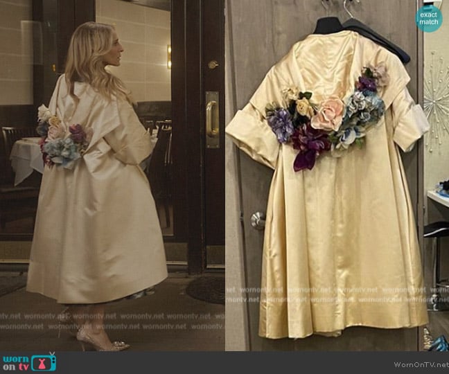 Lofty Vintage Vintage Coat worn by Carrie Bradshaw (Sarah Jessica Parker) on And Just Like That