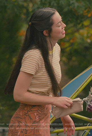 Annie’s yellow stripe tee on Sweet Magnolias