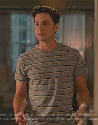 Ty’s gray stripe tee on Sweet Magnolias