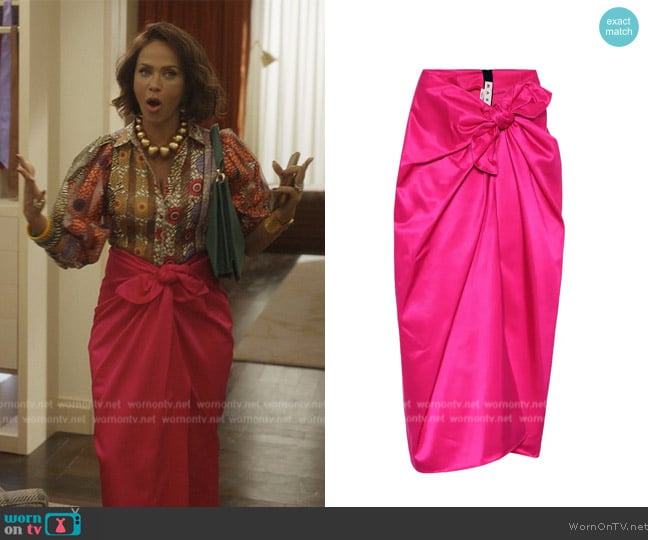 Marni High-rise satin skirt worn by Lisa Todd Wexley (Nicole Ari Parker) on And Just Like That