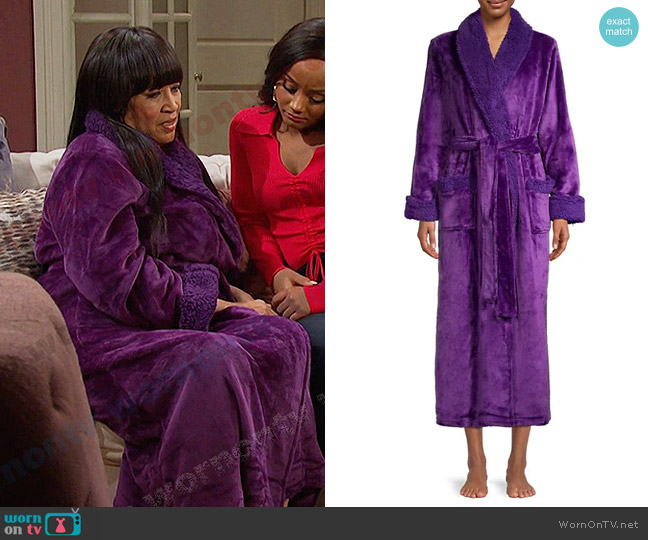 Natori Faux-Shearling Sherpa Robe in Amethyst worn by Paulina Price (Jackée Harry) on Days of our Lives