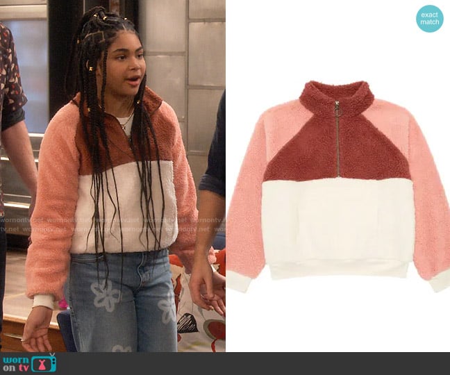 Nordstrom Colorblock Faux Shearling Pullover worn by Millicent (Jaidyn Triplett) on iCarly