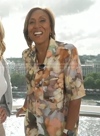 Robin’s multicolor print camp shirt on Good Morning America