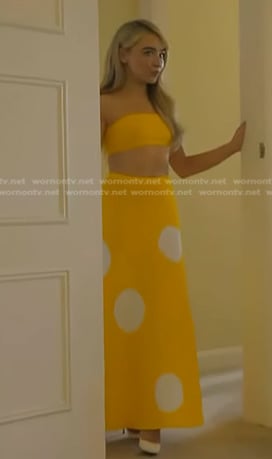 Sabrina Carpenter’s yellow polka dot skirt on Access Hollywood