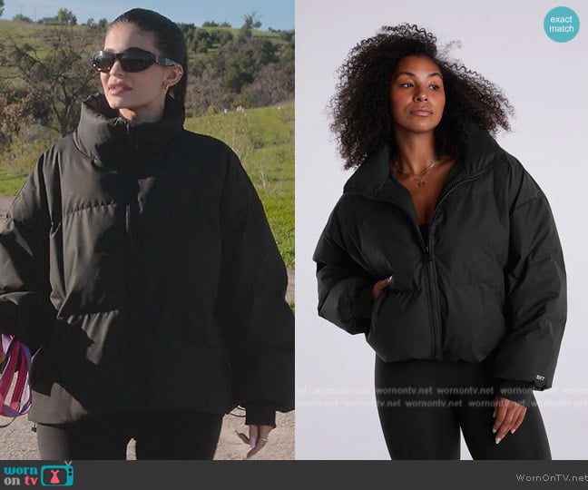 Set Active Oversized Puffer Jacket worn by Kylie Jenner (Kylie Jenner) on The Kardashians