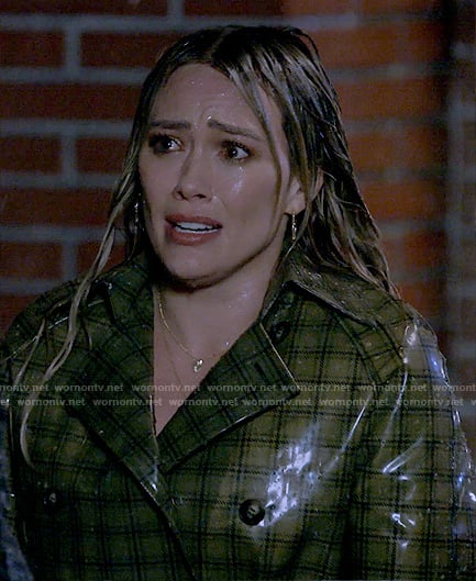 Sophie’s olive green plaid rain coat on How I Met Your Father