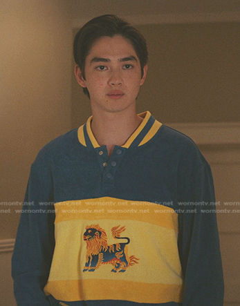 Steve’s blue and yellow embroidered lion shrit on The Summer I Turned Pretty