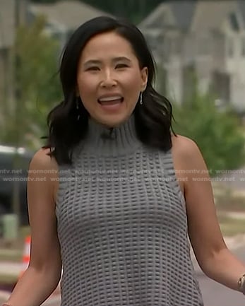 Vicky’s grey sleeveless knit sweater on Today