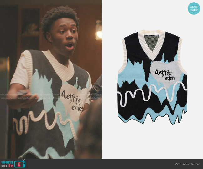 Aelfric Eden Oversized Graphic Sweater Vest in 13-blue worn by Kevin Williams (Alex R. Hibbert) on The Chi